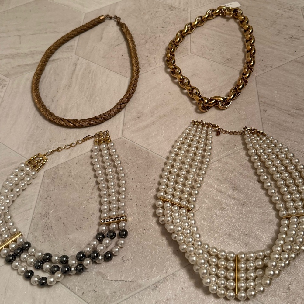 Classic Pearl and Gold Necklace Collection